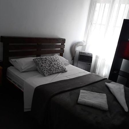 Bed and Breakfast Mombuey 19 Мадрид Номер фото