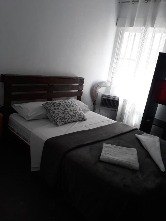 Bed and Breakfast Mombuey 19 Мадрид Номер фото